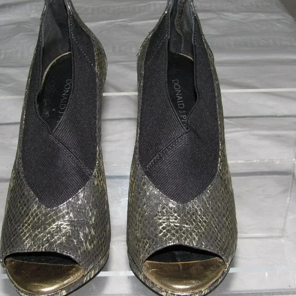 DONALD J PLINER Sassi Black Gold Booties Size 6M